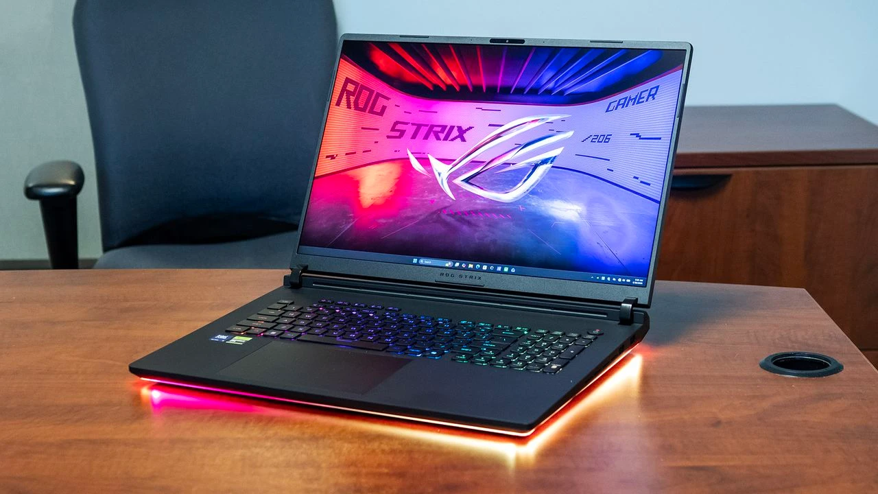 نقد و بررسی Asus ROG Strix Scar 18 (2026): نمایشگر Mini‑LED خیره‌کننده، قدرت بالا و چند مرحله اشتباه