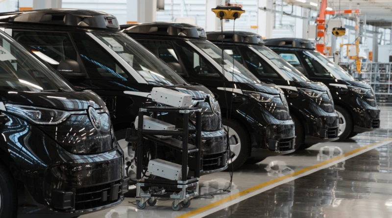 گسترش Waymo به آلمان و افزایش تولید تسلا در بحبوحه بحران عمیق فولکسواگن
