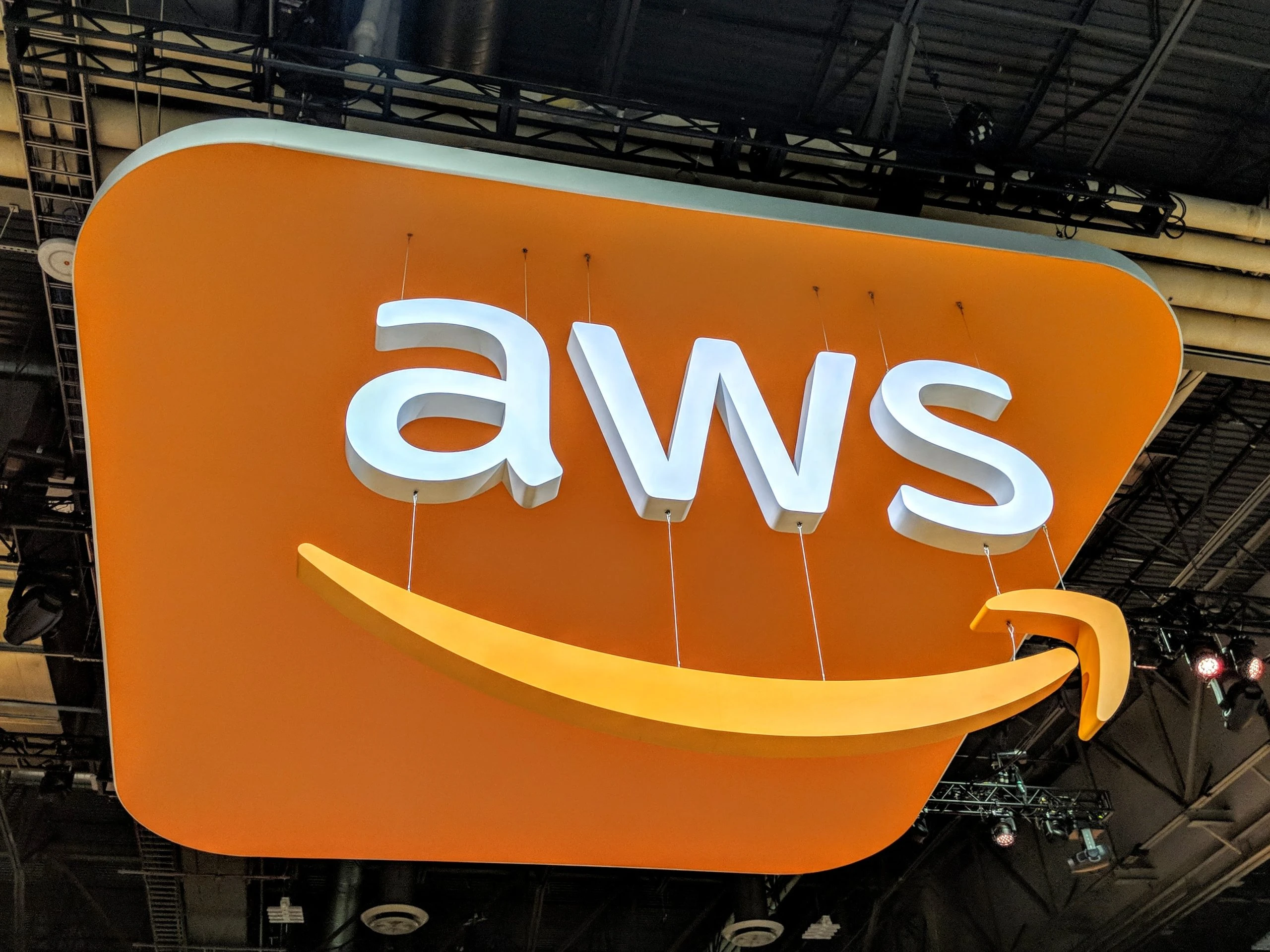 AWS Security Hub اکنون مایکروسافت آژور را هم رصد میکند: گام جدید در امنیت چندابری