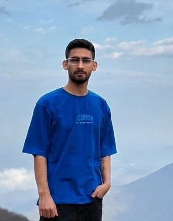 دانیال لطفی