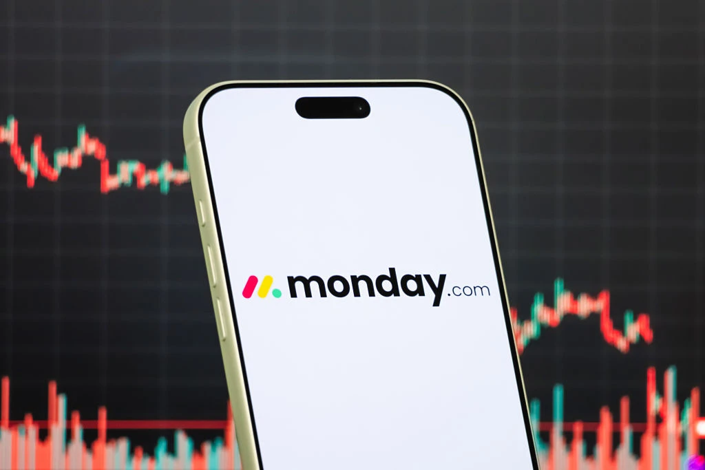 Monday.com با تعدیل 630 کارمند روی هوش مصنوعی متمرکز می‌شود