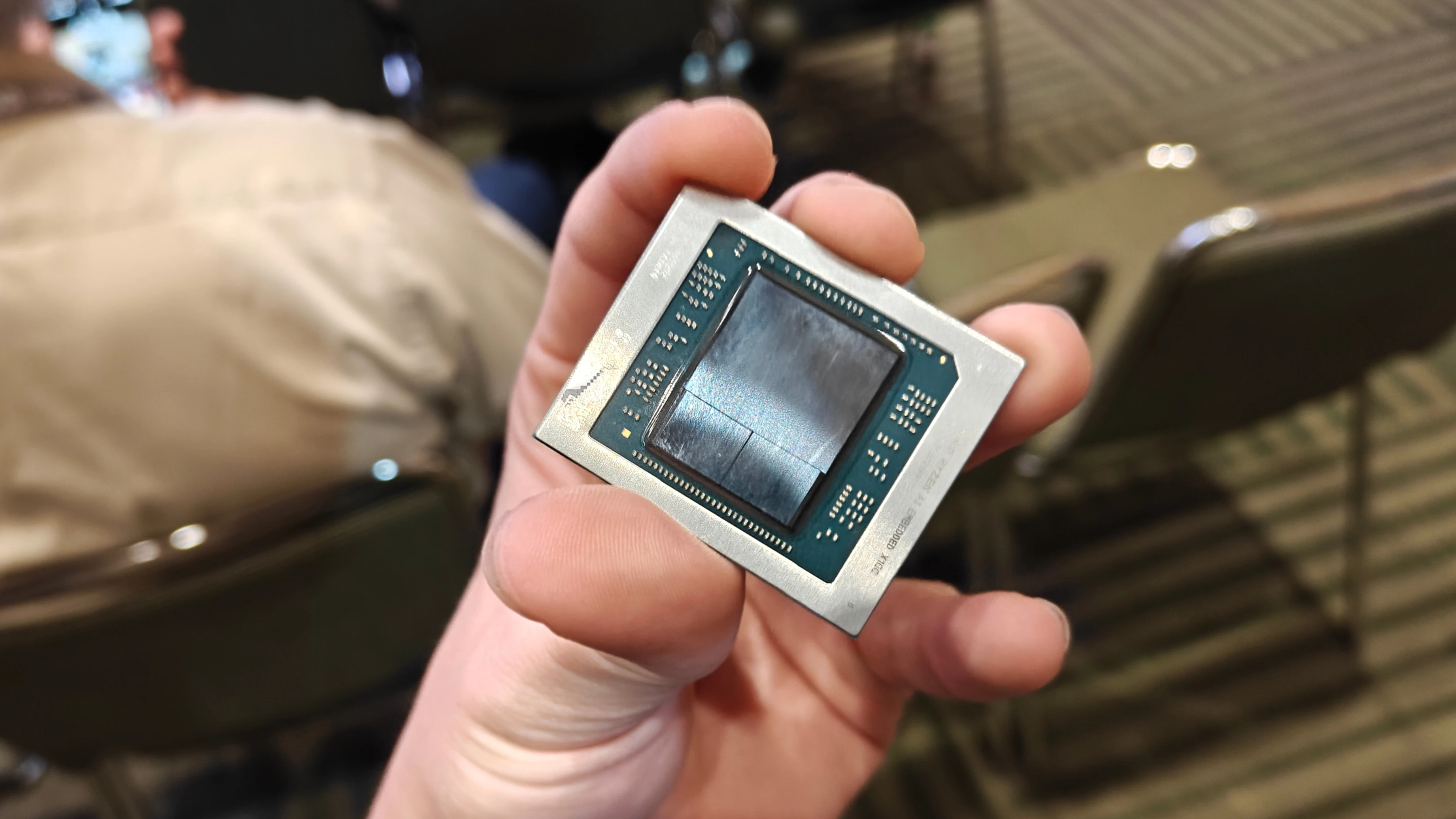 AMD تراشه‌های X100 را برای رباتیک با معماری Strix Halo معرفی کرد