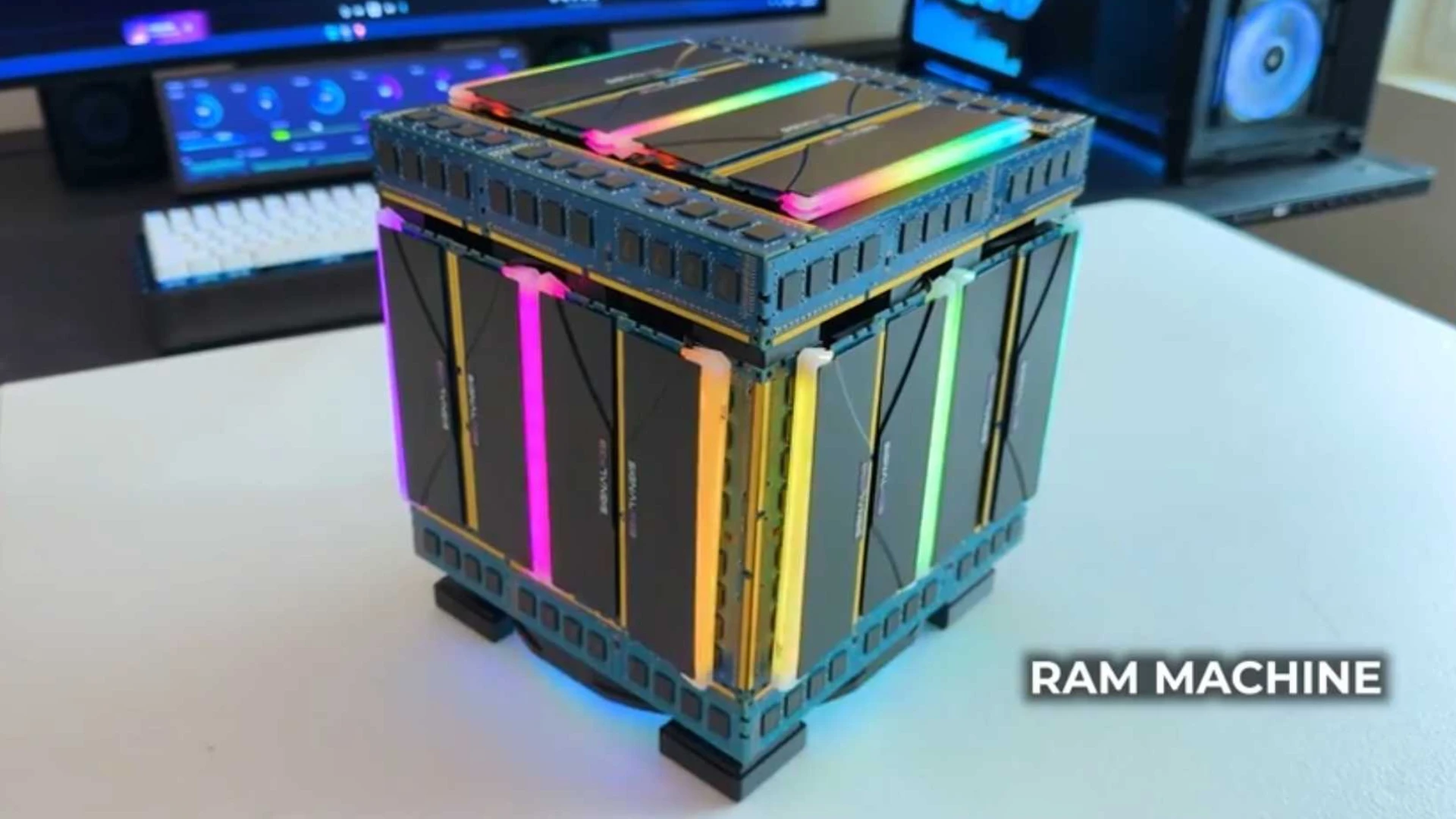 سیستم گیمینگ عجیب با ۳۶ ماژول رم و گرافیک RTX 5060