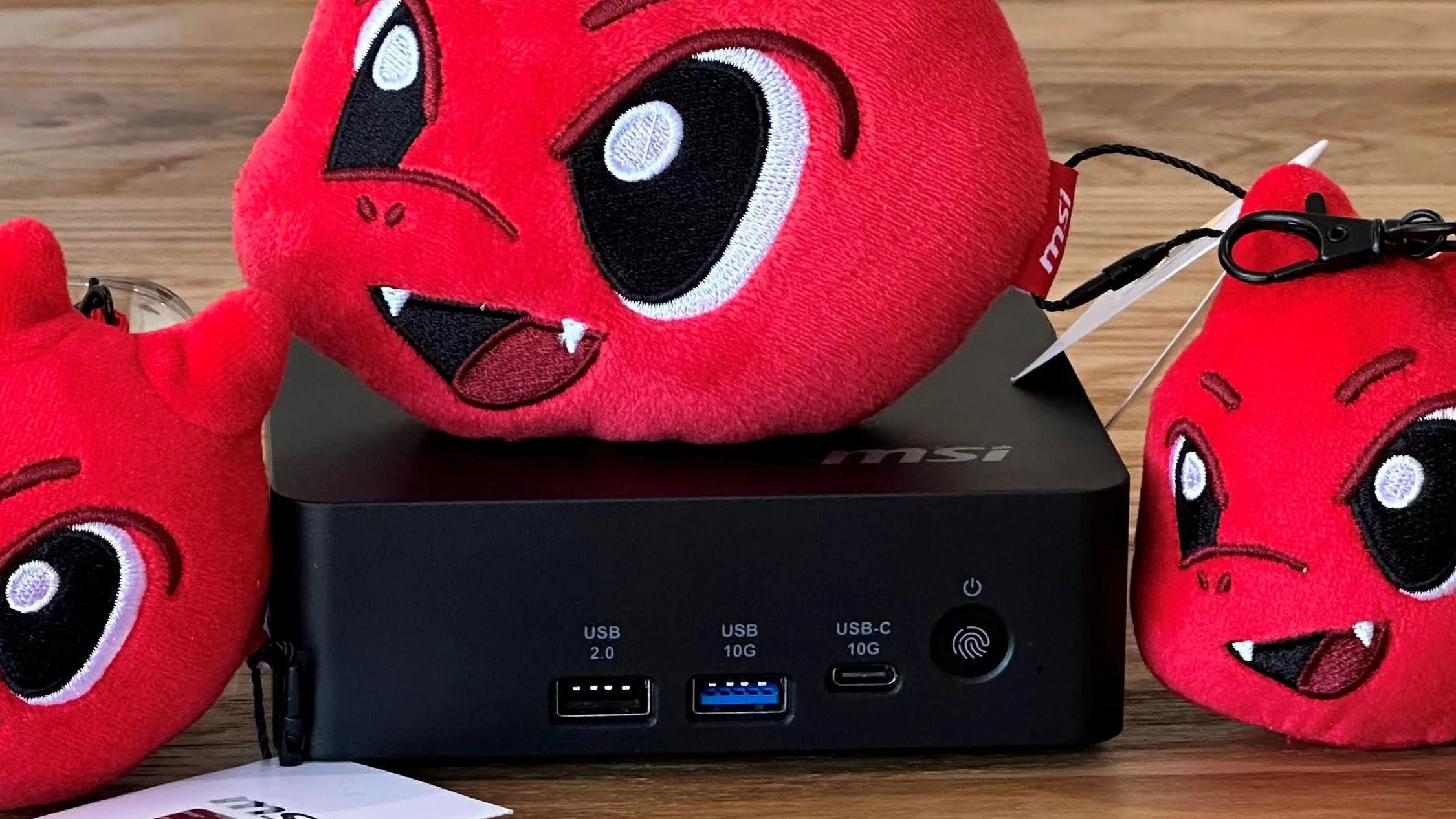 بررسی مینیپیسی MSI Cubi NUC AI+ 3MG با پردازنده پنتر لینک