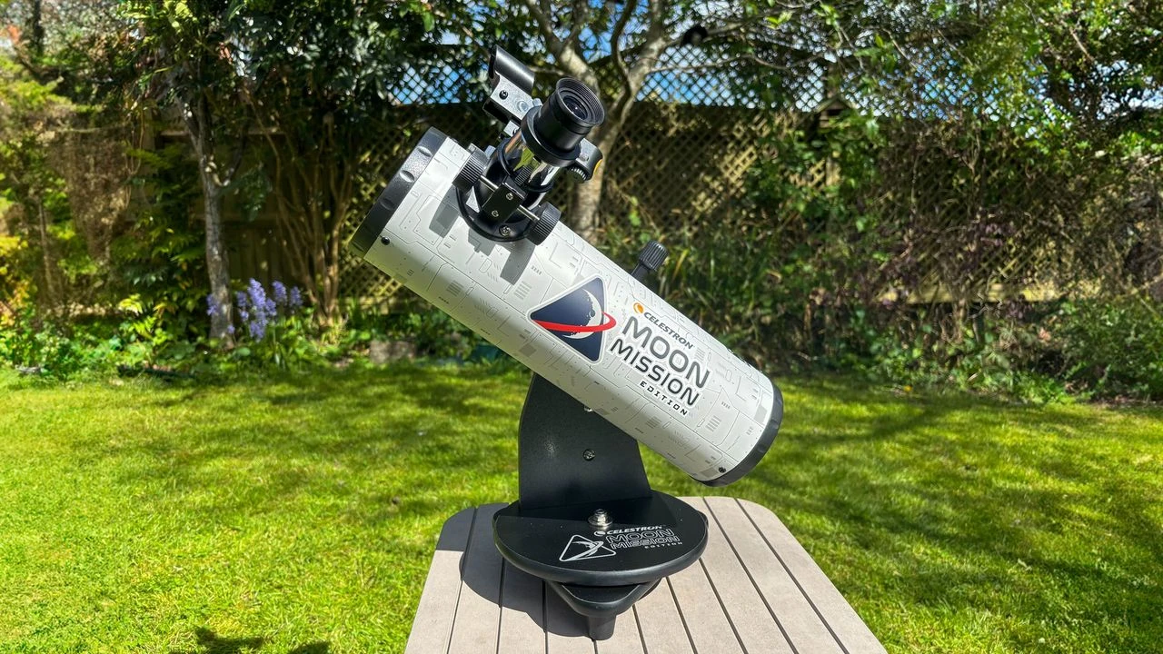 بررسی دوبسون رومیزی Celestron Moon Mission 100mm