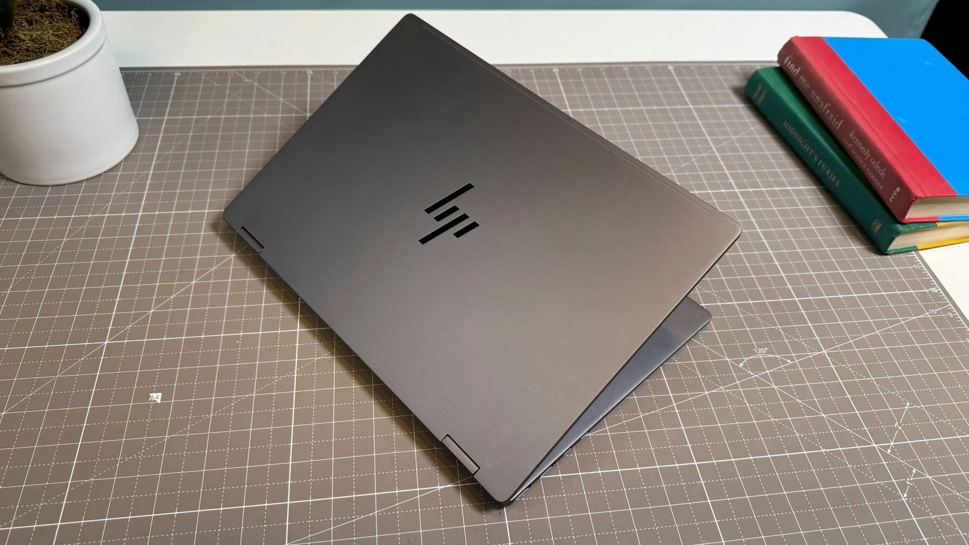 هوش مصنوعی قفل بایوس لپ‌تاپ HP را دور زد و 55 تنظیم پنهان را فعال کرد