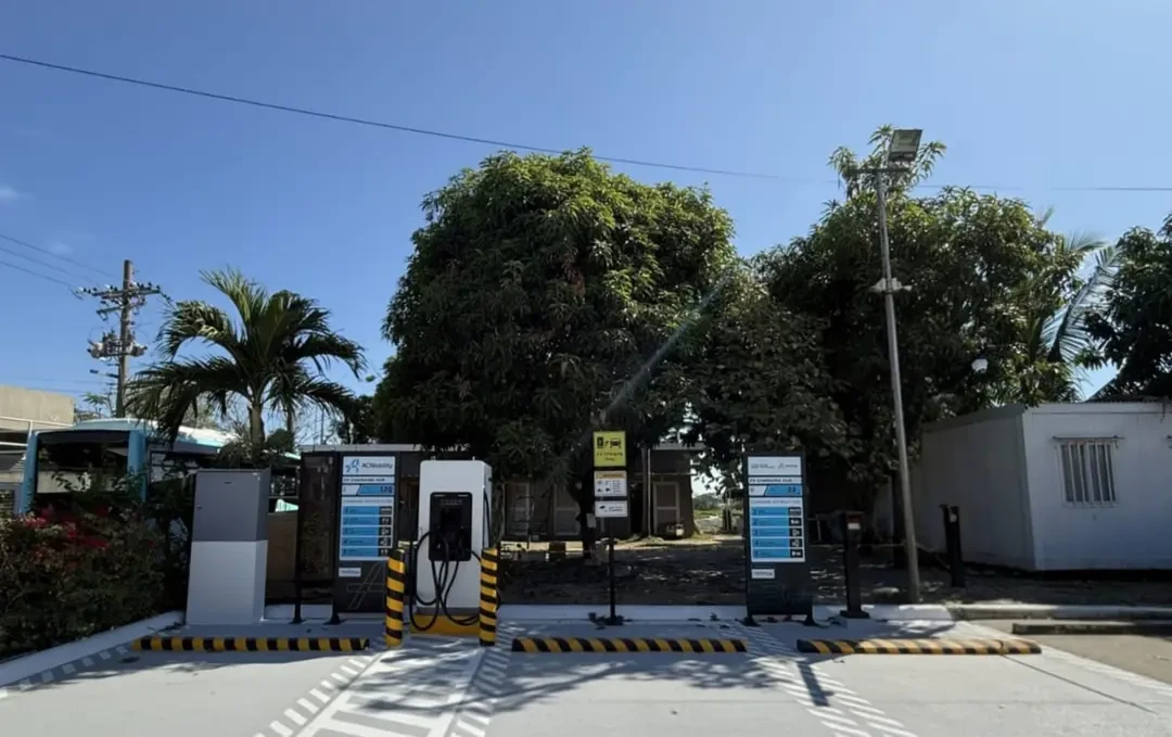 ACMobility با Basic Energy و Grab شبکهای از ایستگاههای شارژ و سامانه مدیریت ناوگان برقی راهاندازی کرد