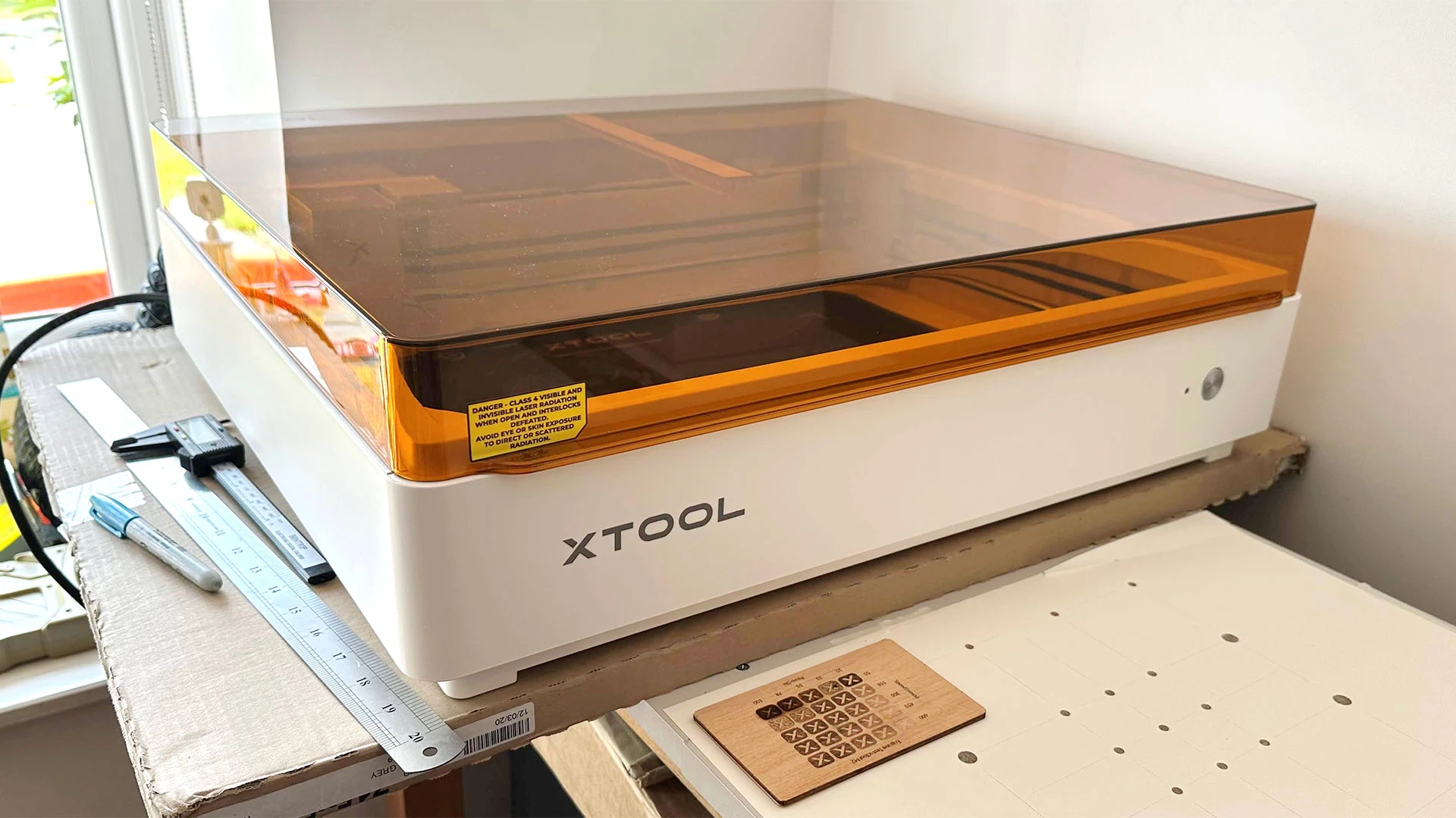 xTool M2؛ لیزر رنگی CMYK با دوربین موقعیتیاب و قیمت پایه 599 دلار