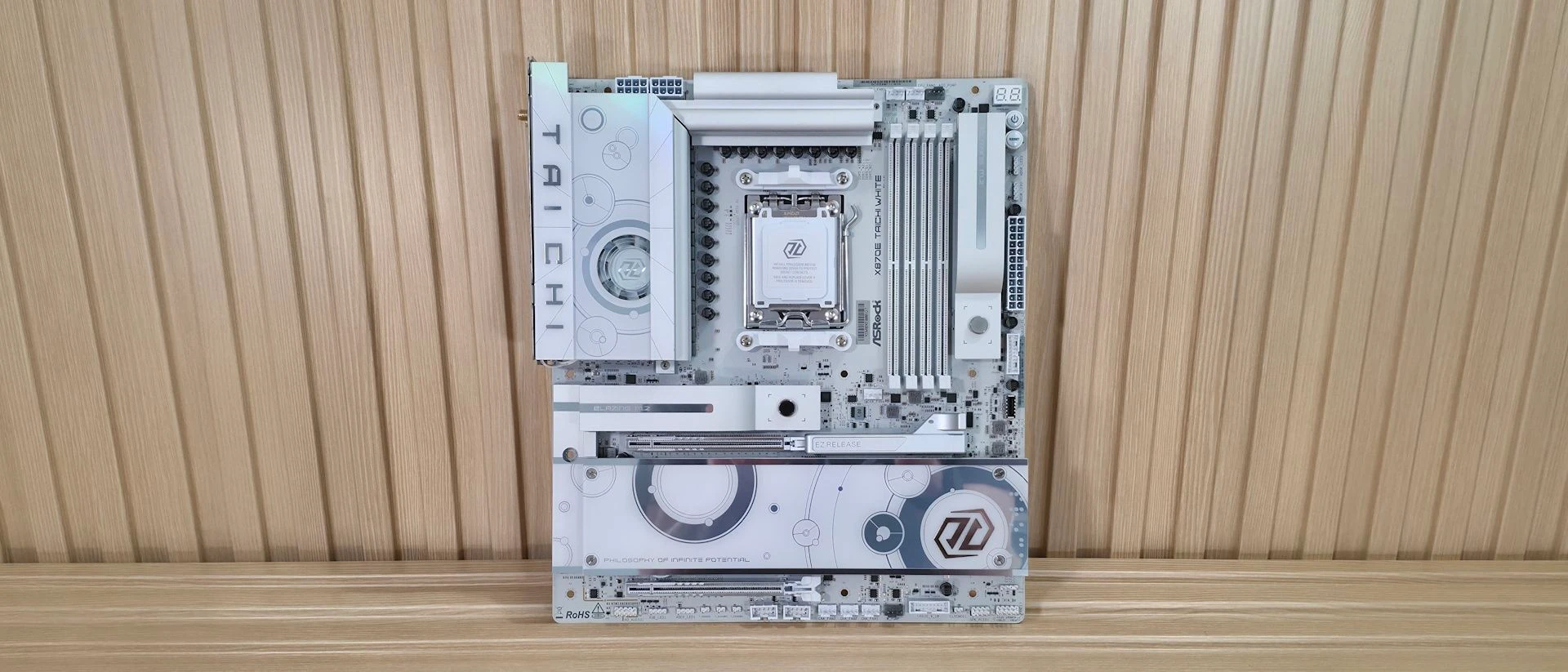 ASRock Taichi White (X870E) — مادربرد سفید با 10 GbE و VRM فعال