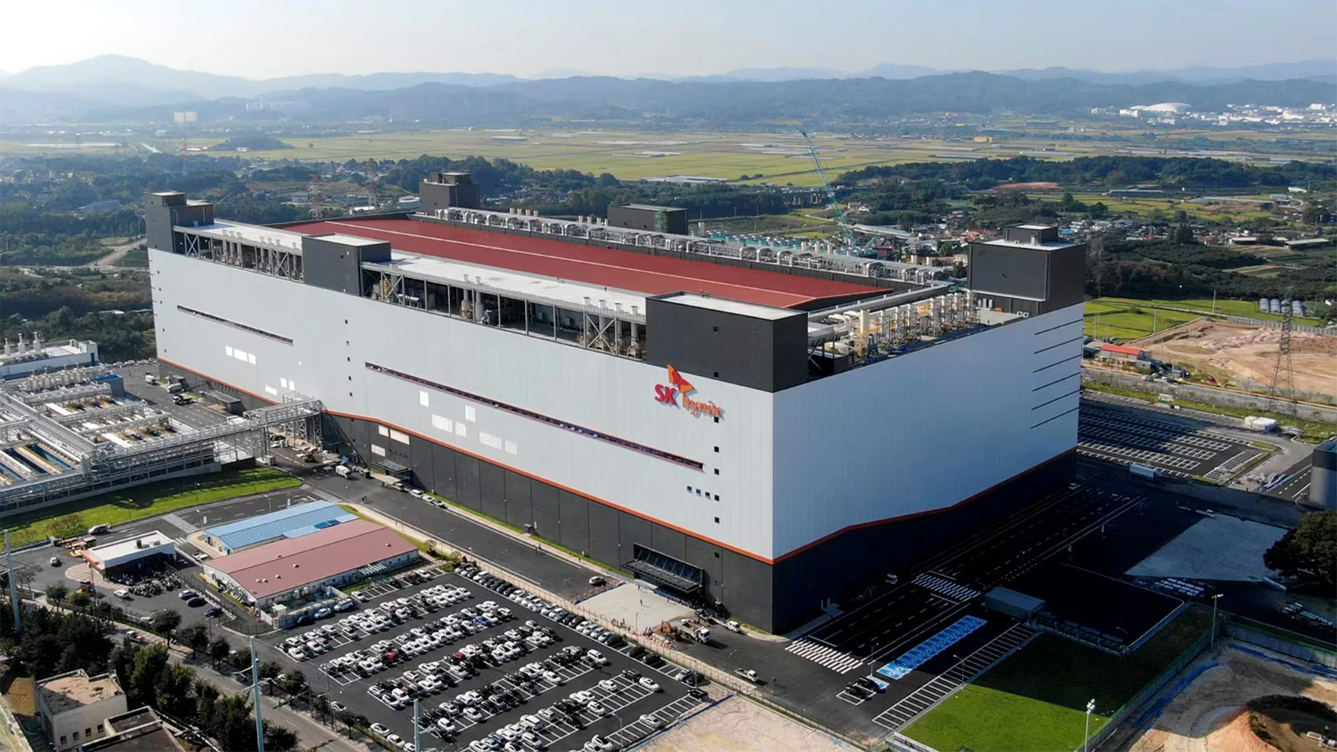 توافق اولیه SK hynix: میانگین ۵۰ هزار دلار تقسیم سود برای هر کارمند