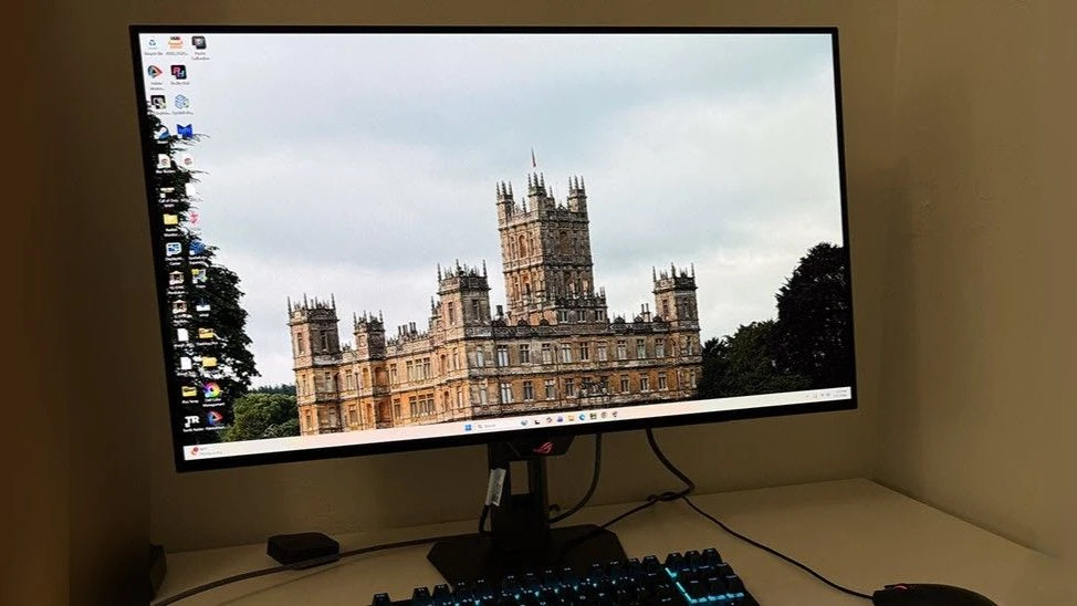 مانیتور Asus ROG Strix XG32UQWMS — OLED 32 اینچ، 240 هرتز و HDR تا 1500 nits