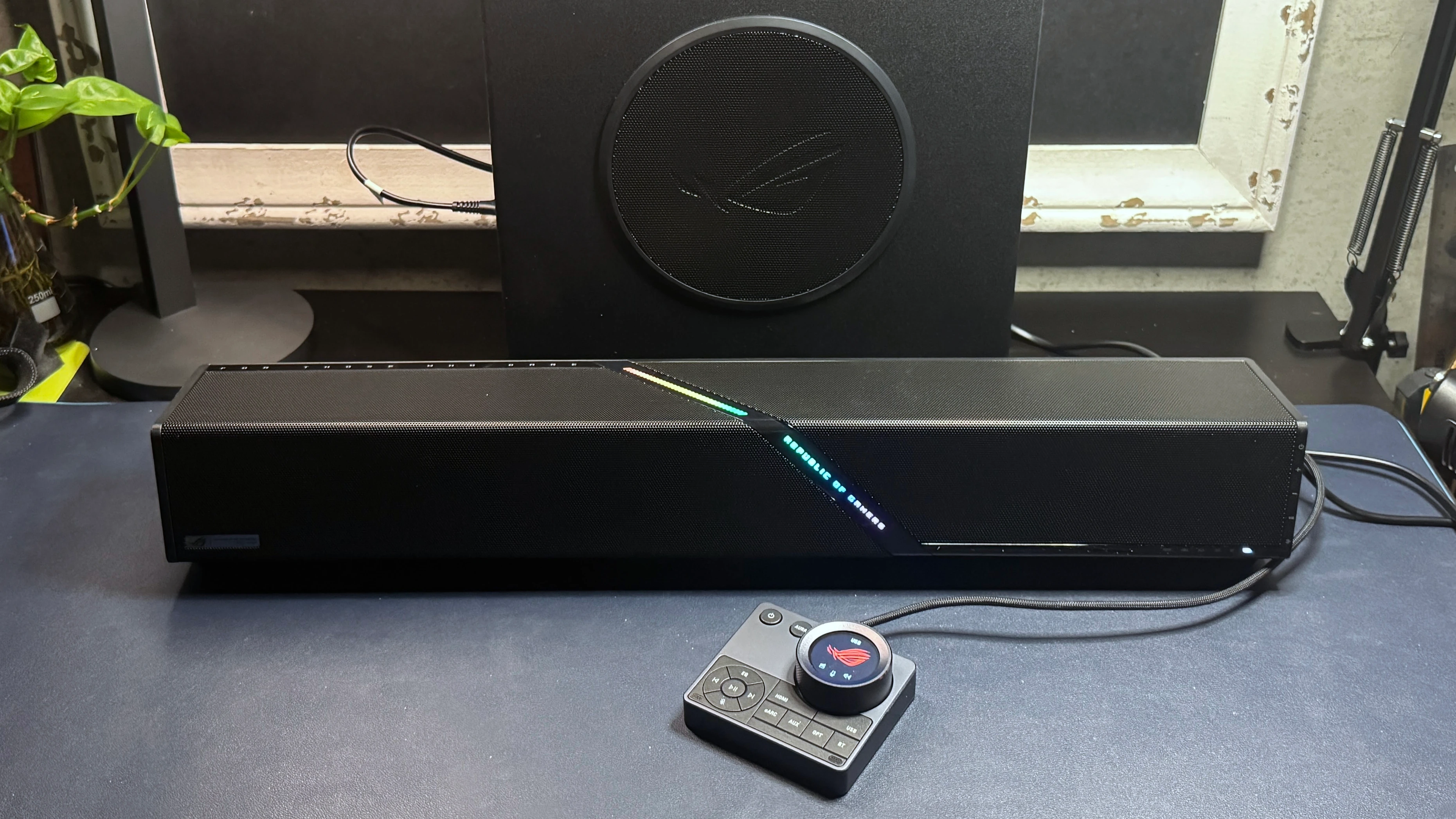 Asus ROG Gjallar — بررسی کامل ساندبار گیمینگ 2.1.2 با HDMI 2.1