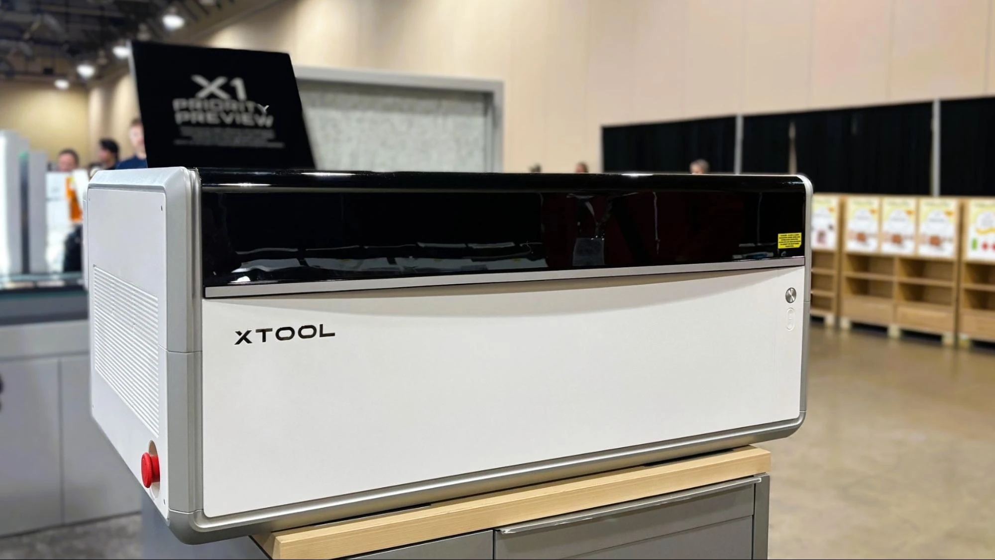 xTool X1 رونمایی شد: اولین لیزر ماژولار جهان با ۵ تکنولوژی در یک بستر