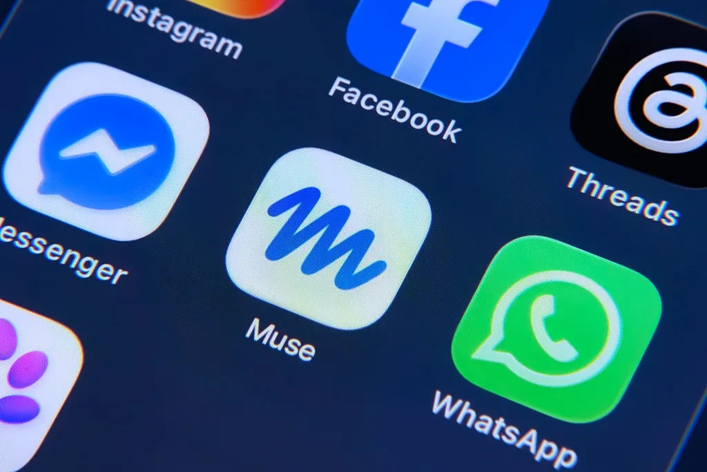 موز متا به رتبه دوم اپ‌استور رسید؛ اما رقیبان بسیار جلوترند