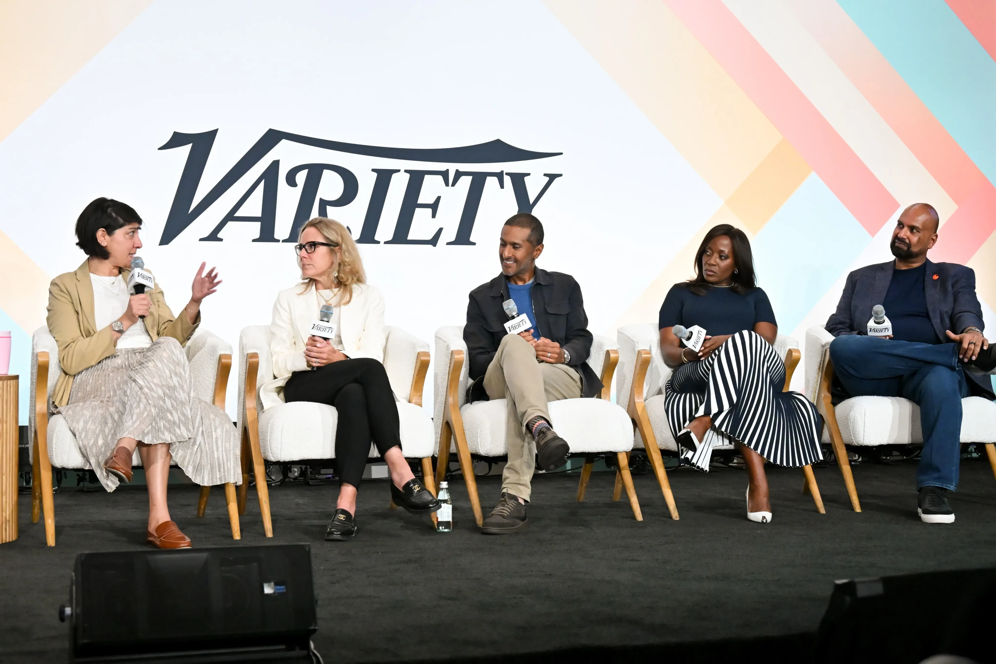 سامانه واریتی تفریح و فناوری: هالیوود در مفترق استریم، هوش مصنوعی و بازاریابی محتوا