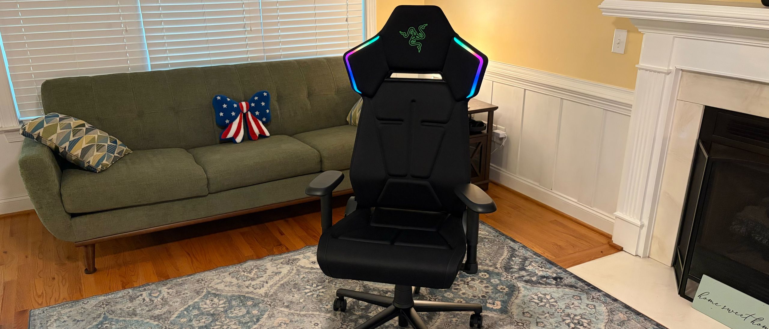 نورپردازی RGB صندلی Razer Soma Chroma
