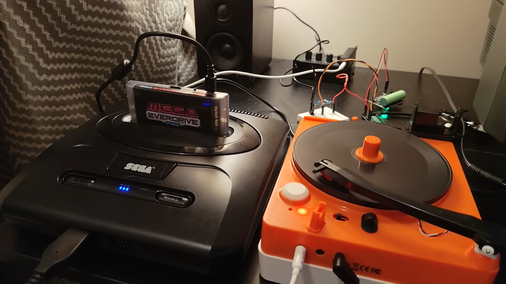 مقایسه سایز کارتریج SSD با کارت بازی سنتی