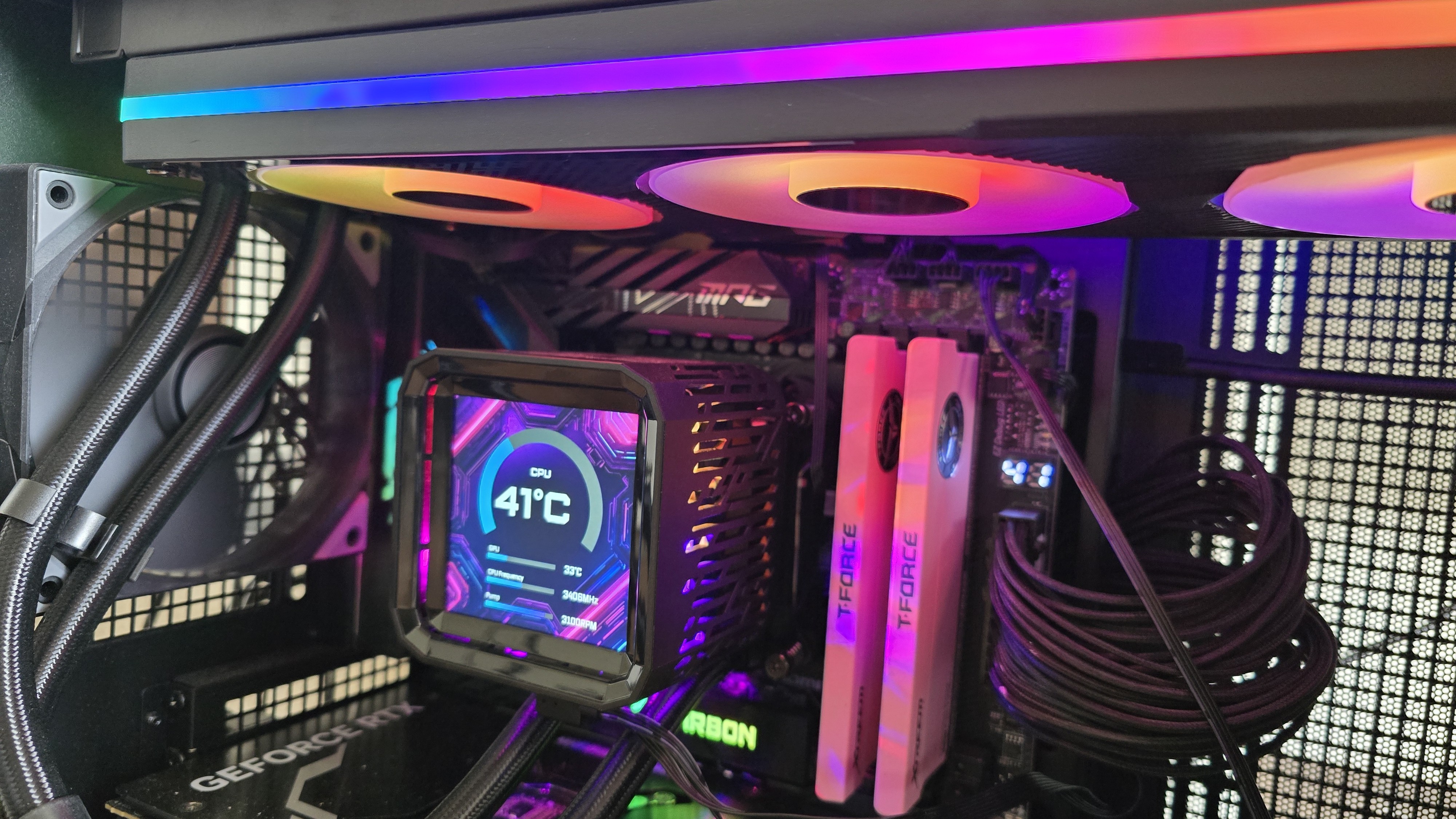 فن VRM روی بلوک CPU خنک‌کننده ASRock