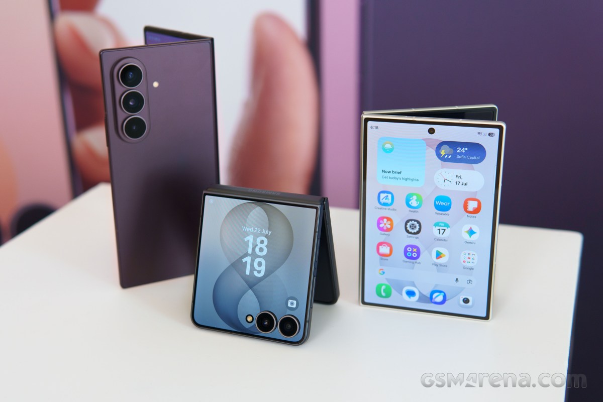 گوشی تاشوی کلاوری سامسونگ گلکسی Z Flip8
