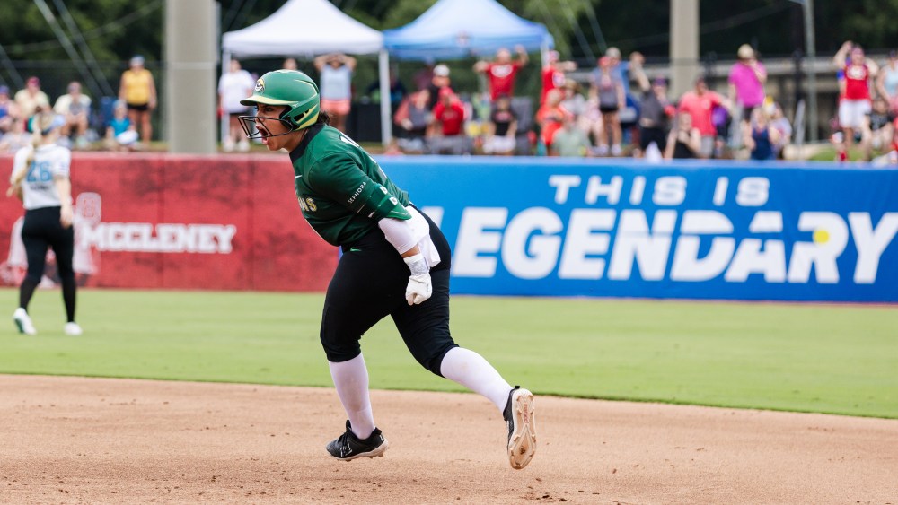 شخصیت‌های داستان اسباب‌بازی در رویداد ورزشی