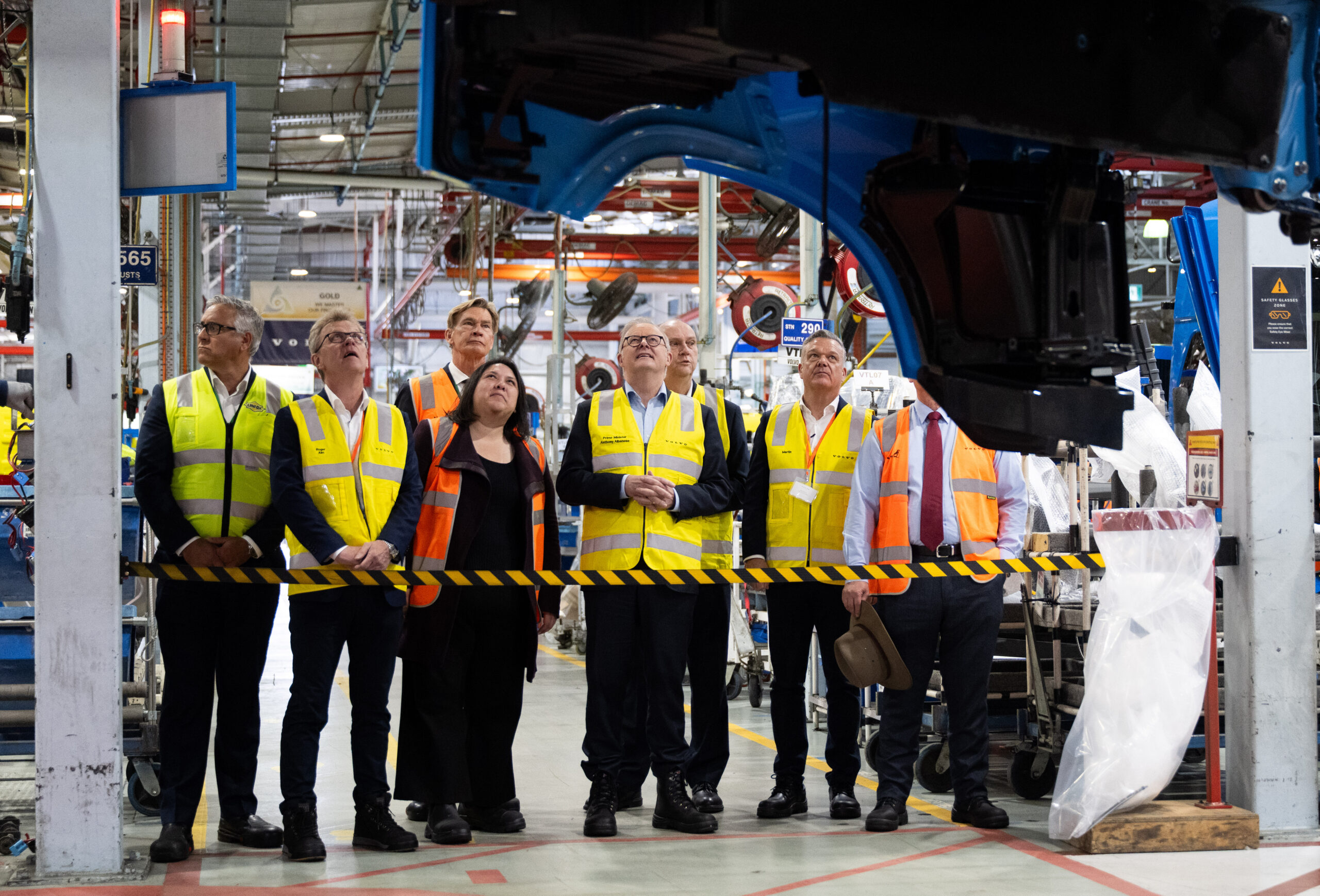 طراحی نمای بیرونی کامیون سنگین برقی ولوو برای جادههای استرالیا