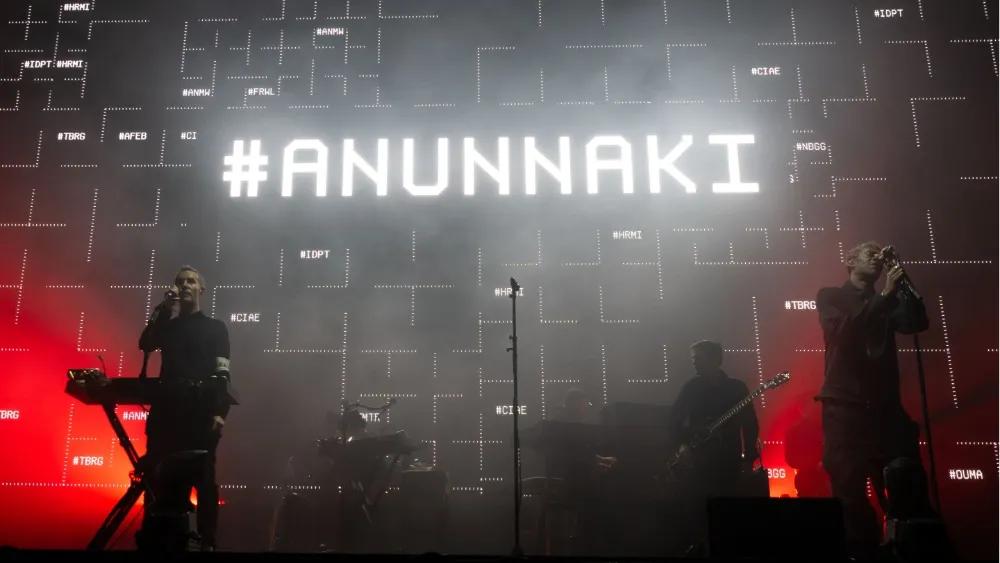 اجرای Massive Attack و لحظه برافراشتن پرچم فلسطین در سنگاپور