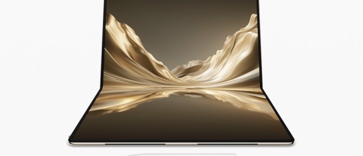 نمای جلویی MateBook Fold 2026 با نمایشگر تاشو