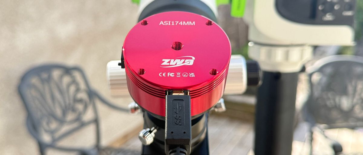 نمای جانبی دوربین ZWO ASI174MM نصب‌شده روی تلسکوپ
