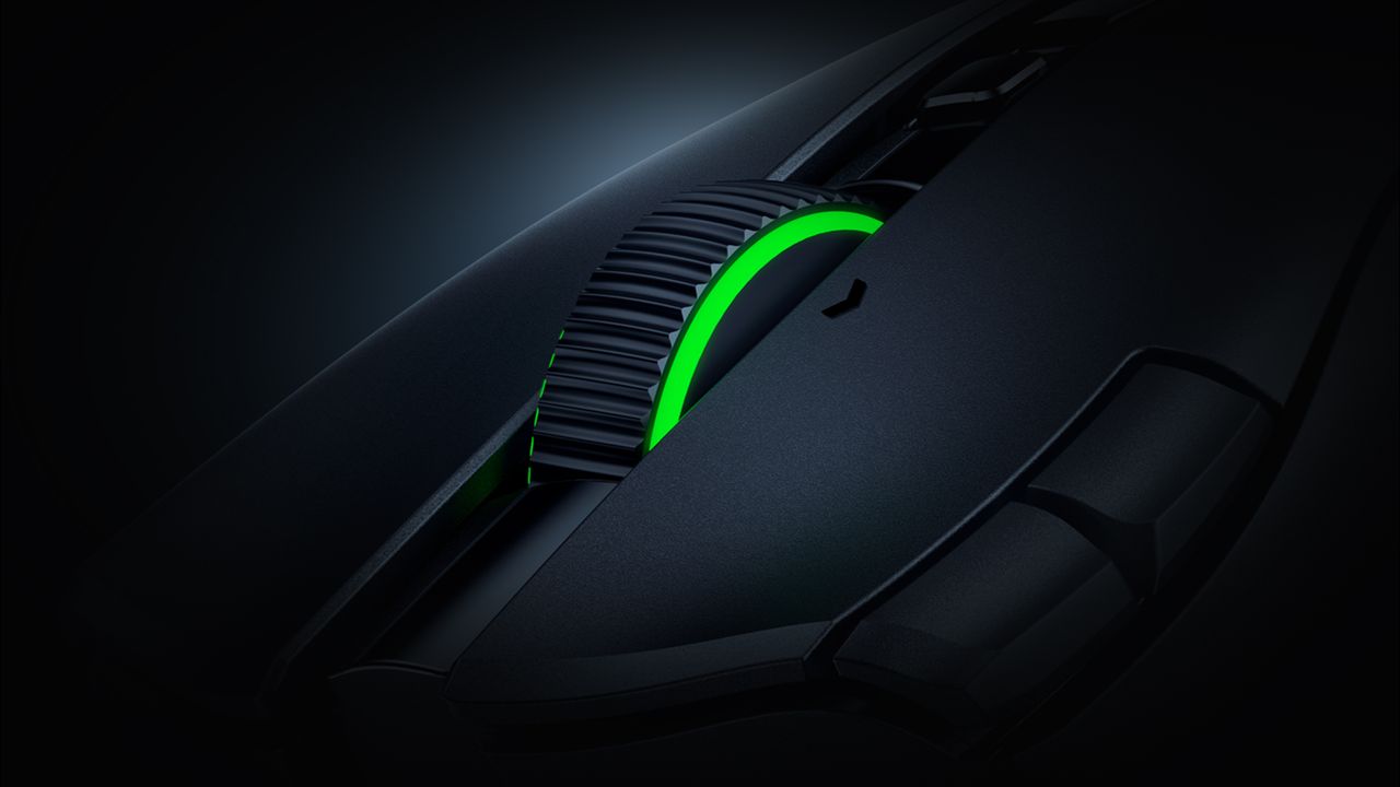 نمای نزدیک حسگر و دکمه‌های جانبی Razer Naga V3 Pro