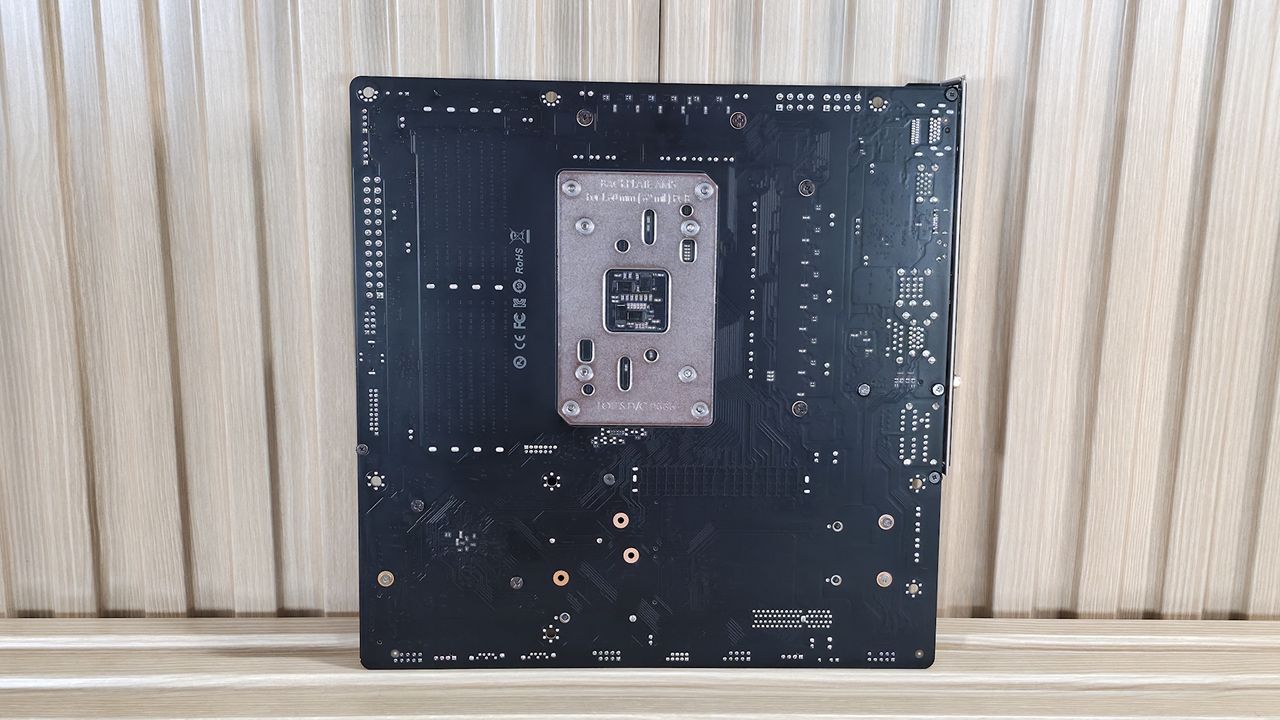 نمای کلی مادربرد Maxsun B850M Pro II داخل کیس