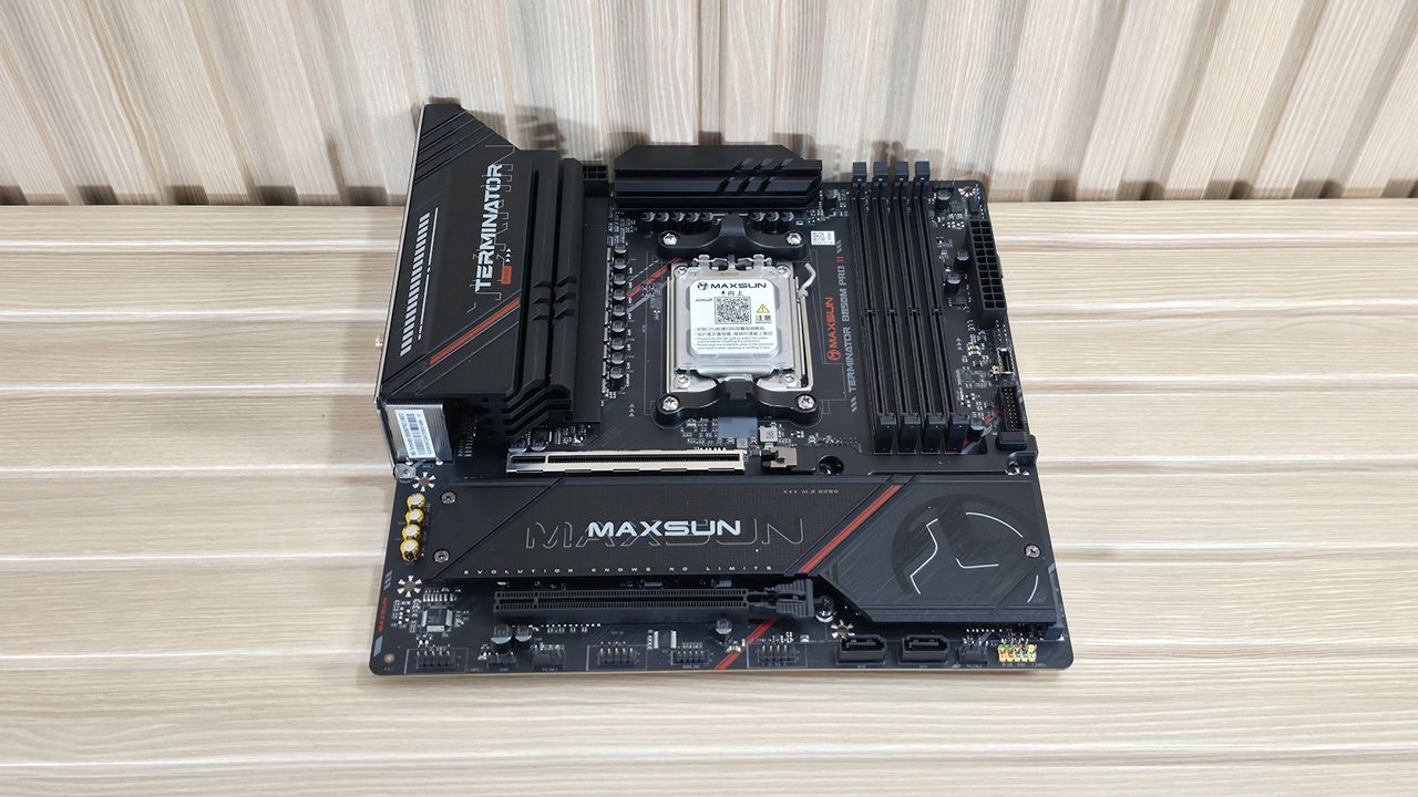 نمای پشت I/O و پورتهای مادربرد Maxsun B850M Pro II