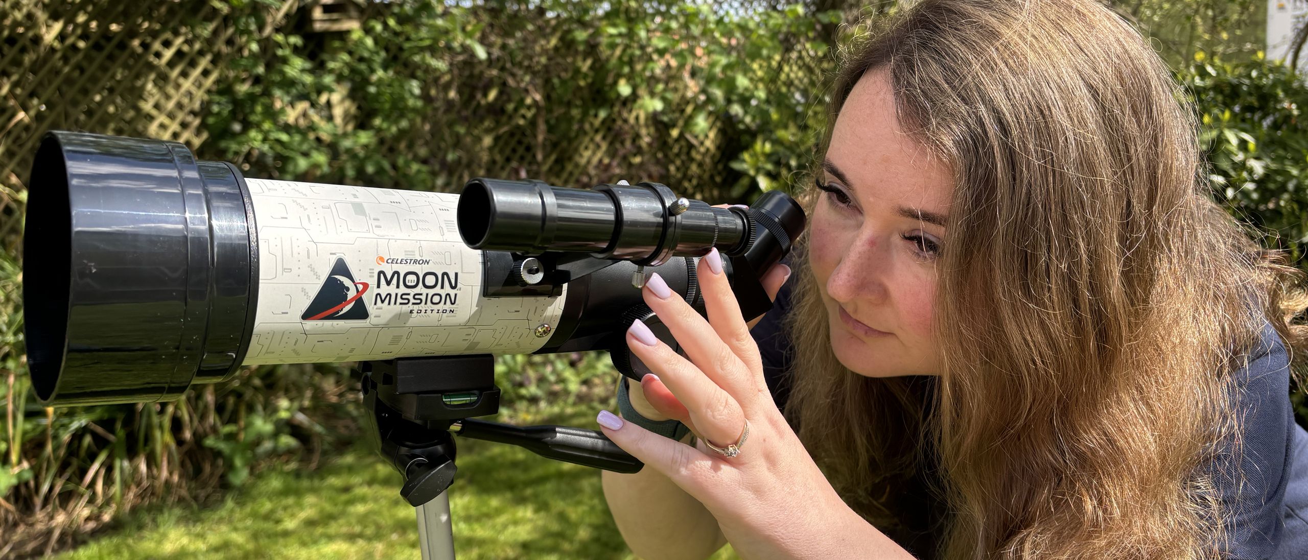 بسته لوازم تلسکوپ Celestron Moon Mission Travel-scope 70 شامل چشمی‌ها و فیلتر