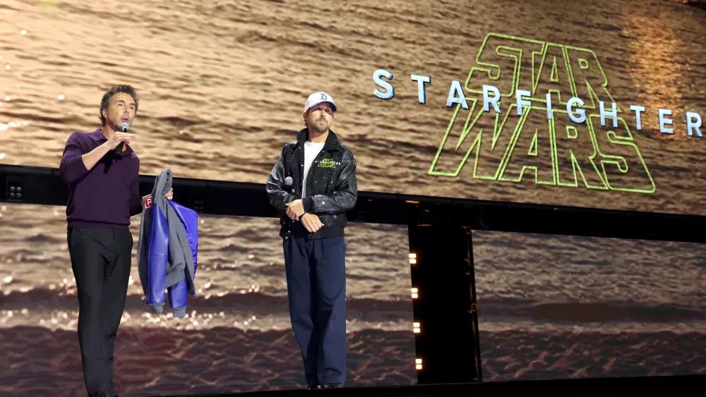 رایان گاسلینگ و فلین گری در صحنه‌ای از Starfighter