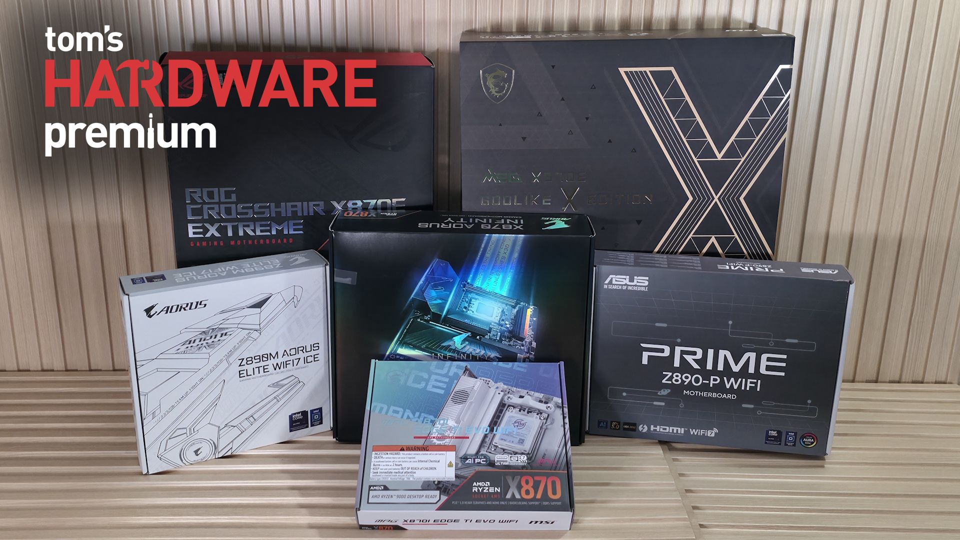 نمای نزدیک مادربرد و اسلات‌های PCIe