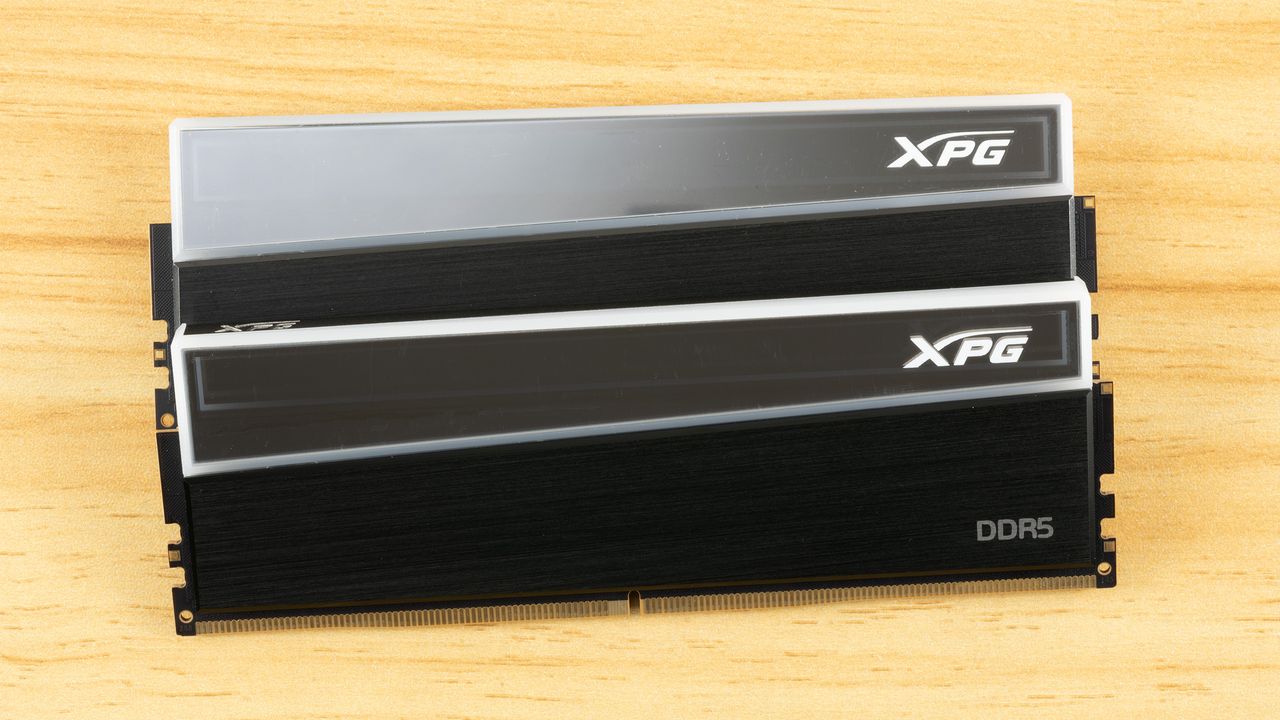ماژول XPG Novakey RGB روی میز آزمایش