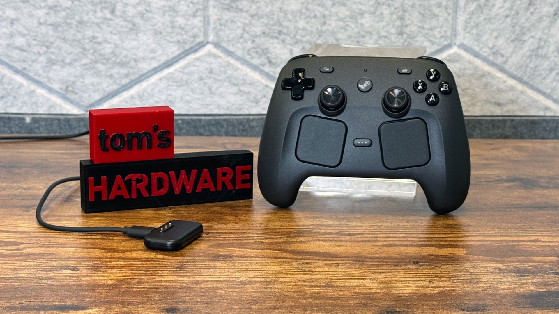 نمای جانبی کنترلر ساخته‌شده روی Switch 2