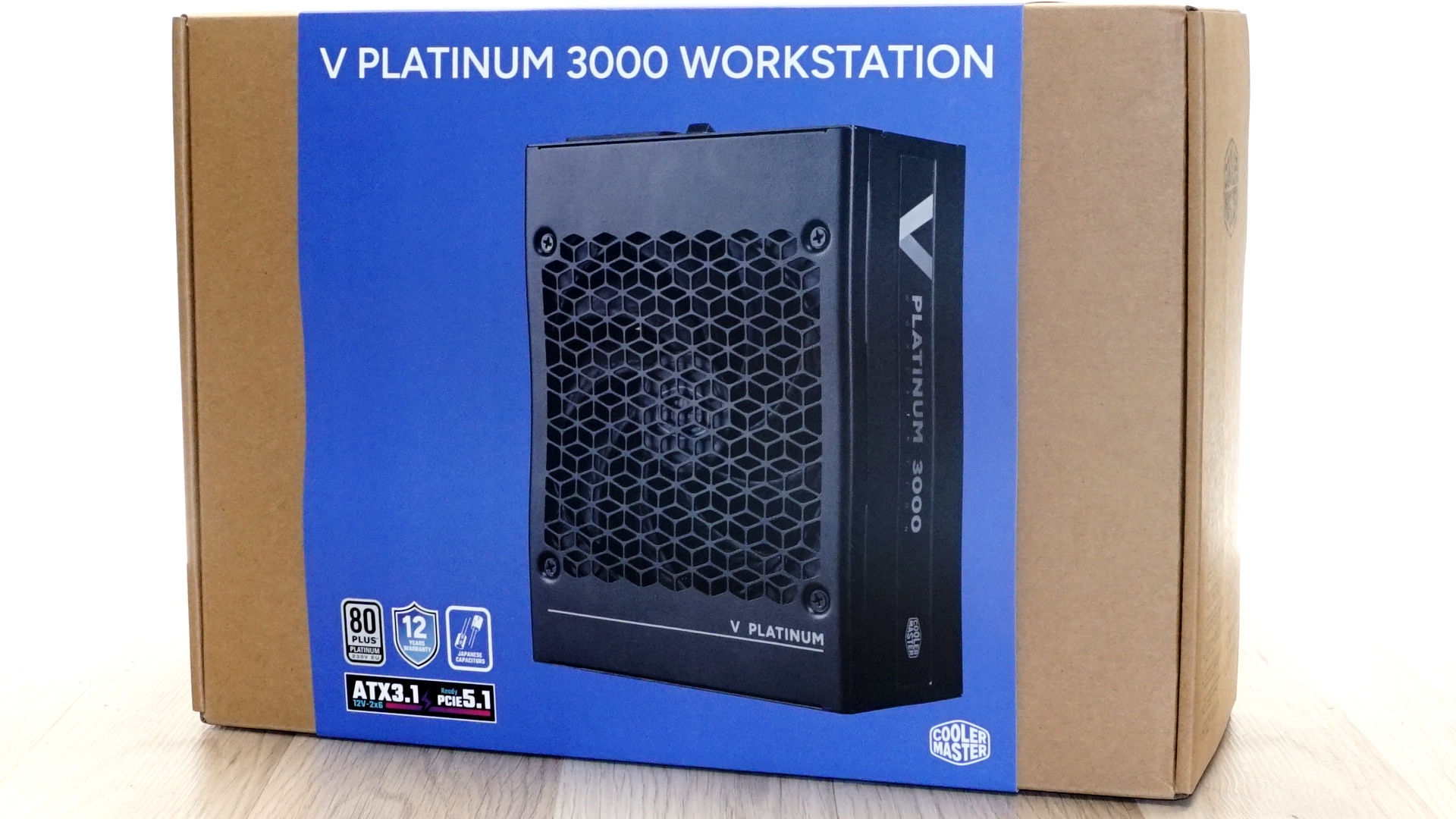 نمای داخلی برد و خازن‌های ژاپنی Cooler Master V Platinum 3000