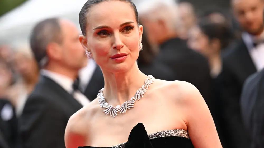 ناتالی پورتمن و فضای پاریس؛ تصویری برای متن دربارهٔ شباهت‌های رمان