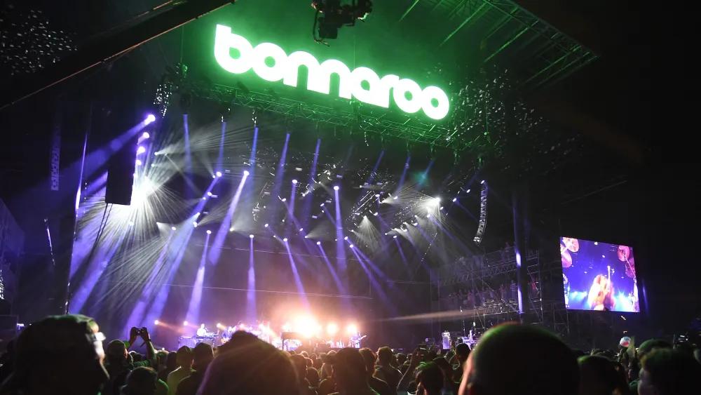 محوطه فستیوال Bonnaroo بعد از بارش شدید؛ جاده‌ها و چمن‌های تازه‌کاشته