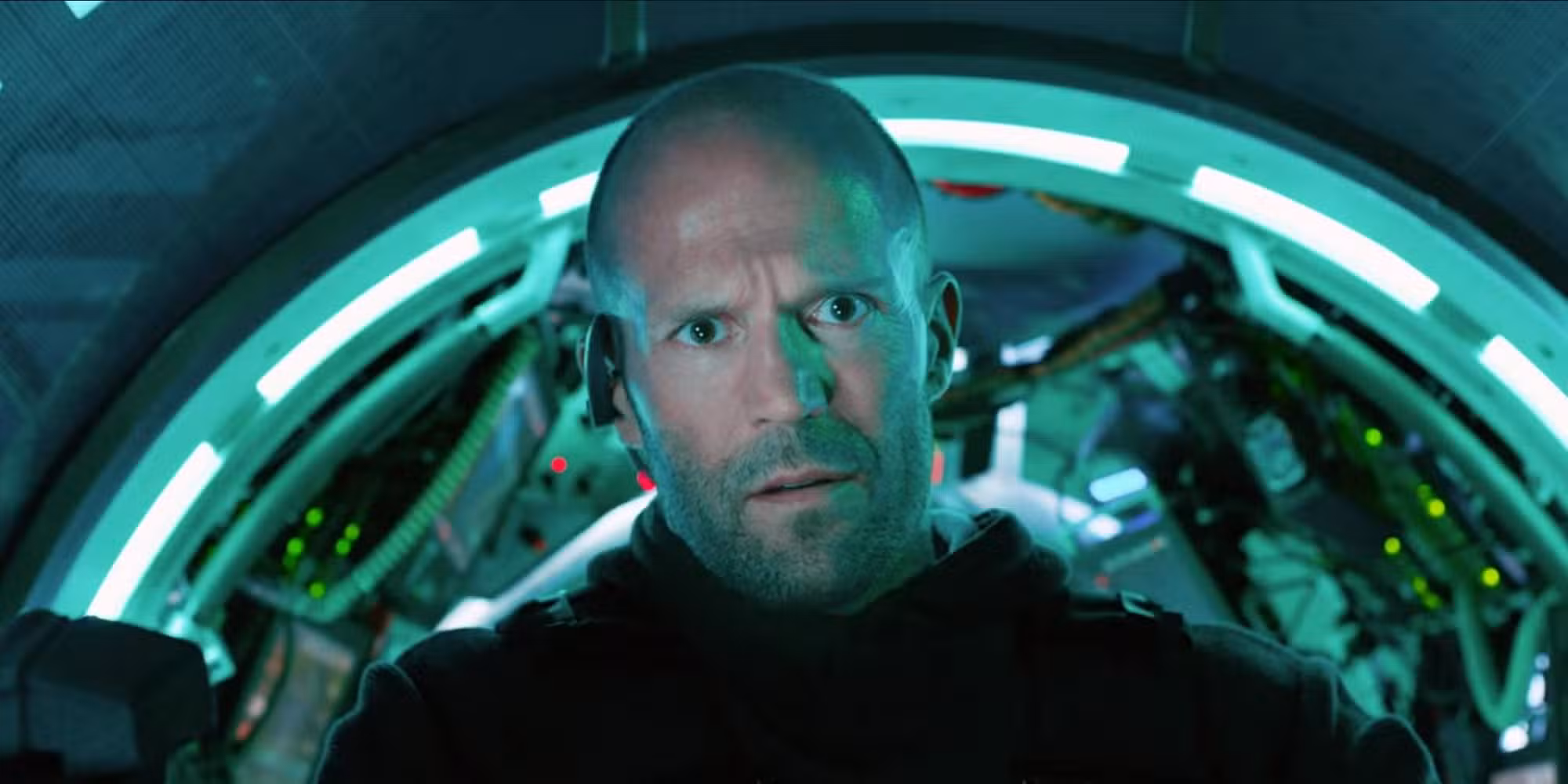 صحنه‌ای از فیلم The Meg با حضور جیسون استاتهام