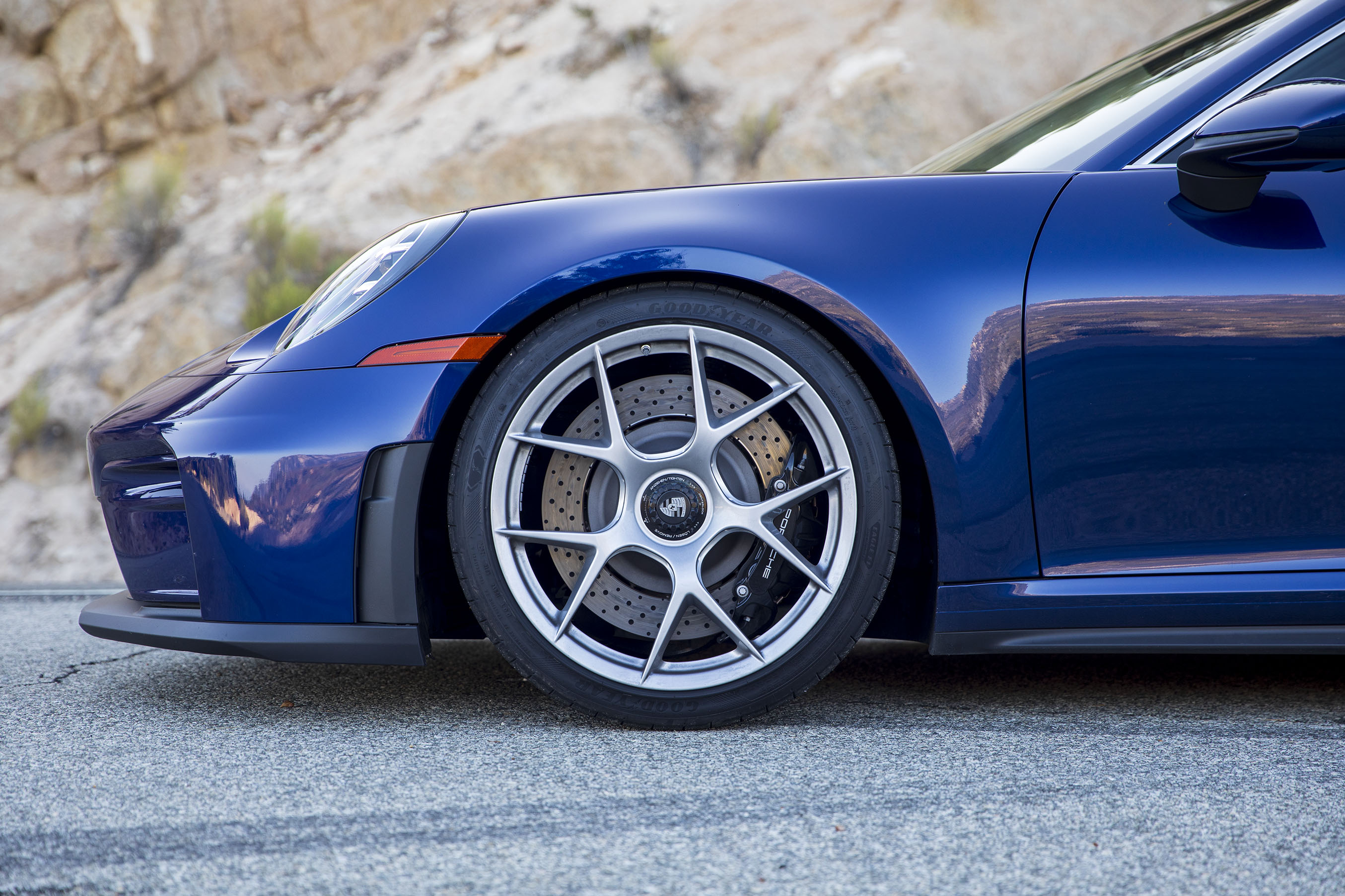 پورشه 911 GT3 تورینگ نمای جلو-پهلو