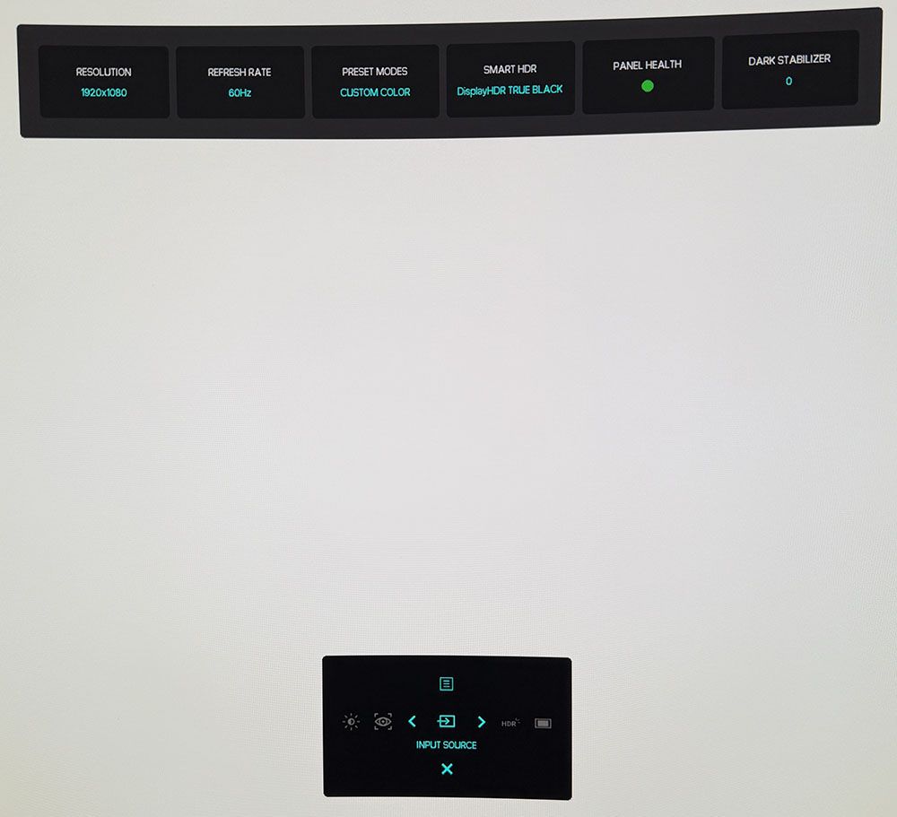 کنترل‌های جلویی و نورپردازی AlienFX در مانیتور Alienware