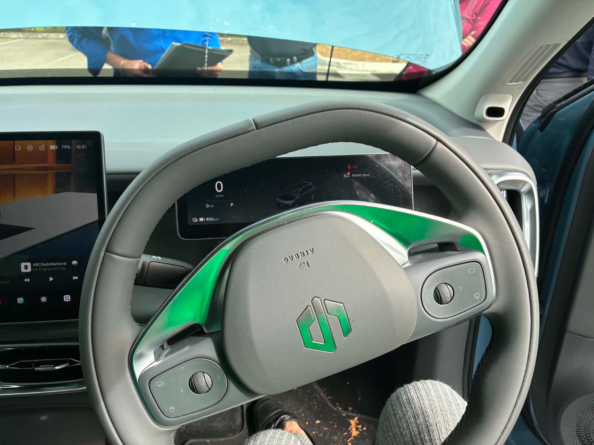 نمای جلویی Leapmotor B10 در جاده