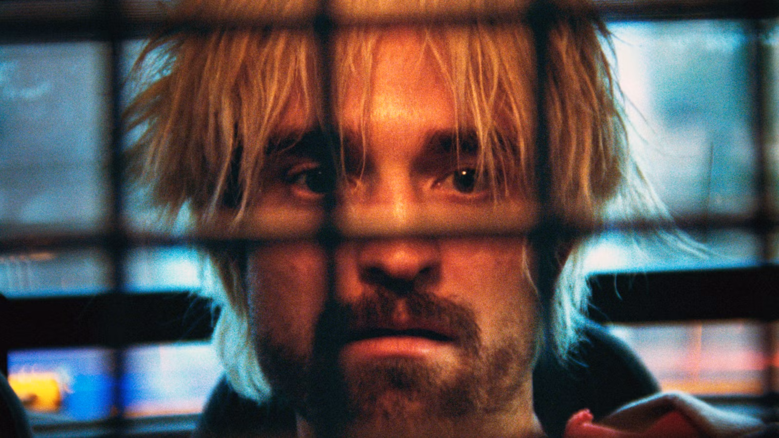 صحنه‌ای از فیلم Good Time با بازی رابرت پاتینسون