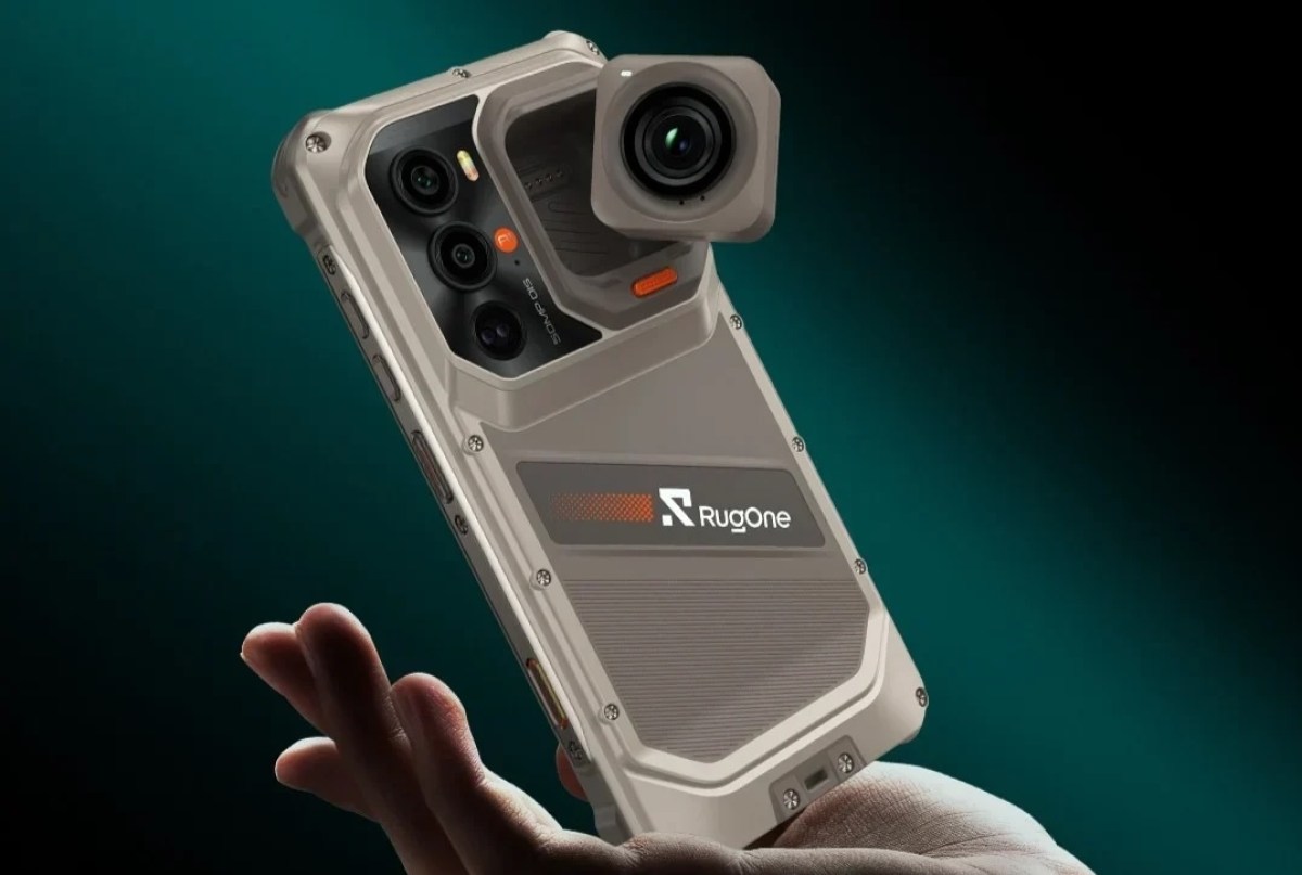 نمای جلویی RugOne Xsnap 7 Pro و نمایشگر 6.67 اینچی